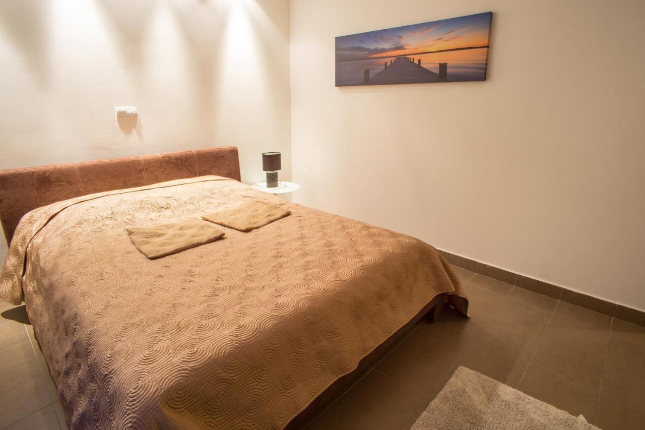 Becici Four-Bedroom Penthouse Apartment With Jacuzzi エクステリア 写真